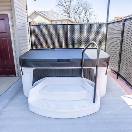 Tiny Home With Hot Tub Near Ft Leonard Wood! Waynesville Buitenkant foto