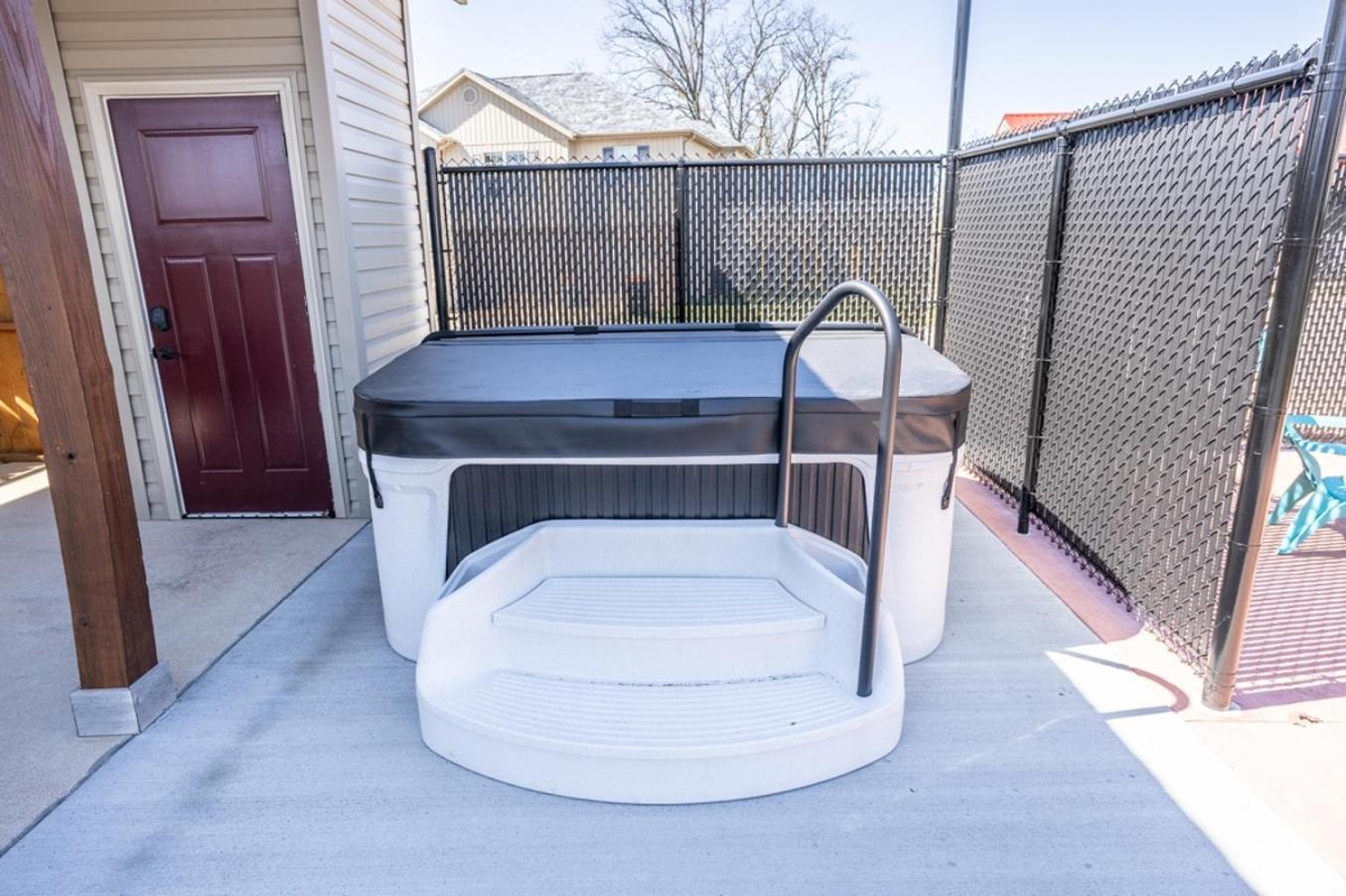 Tiny Home With Hot Tub Near Ft Leonard Wood! Waynesville Buitenkant foto